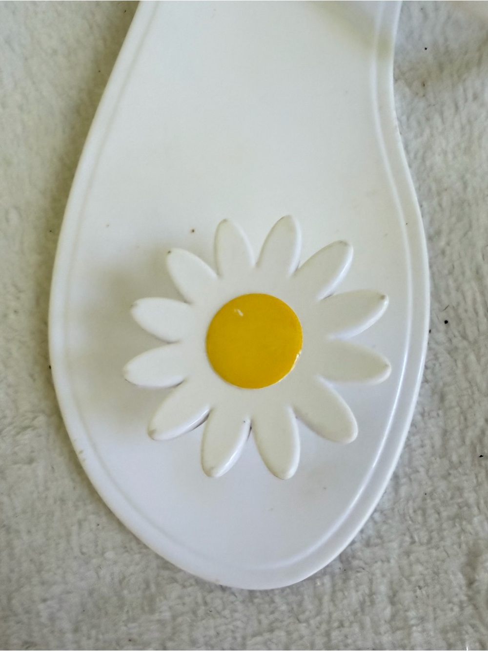 2 Pairs of Katy Perry Jelly Thong Sandals Size 10
Lemon Slices Daisy Flowers - Picture 9 of 11